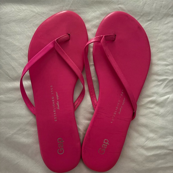 Gap fuschia leather thongs - Picture 2 of 3